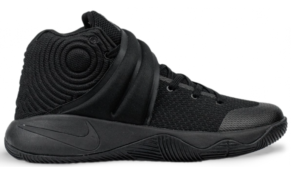 Kyrie low triple black online